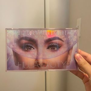 Huda beauty Mercury Retrograde Palette